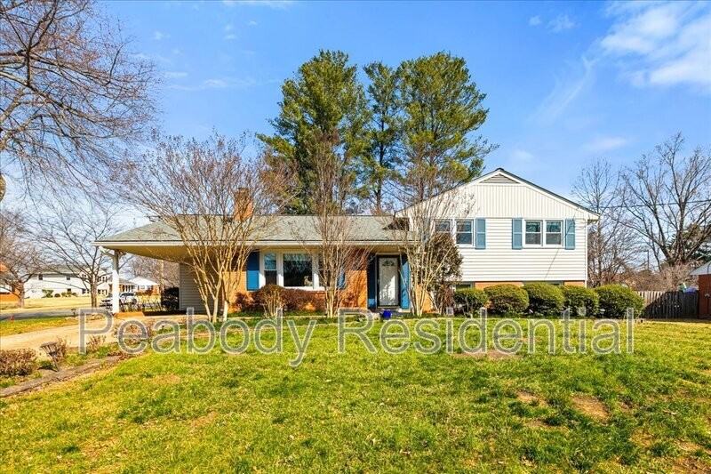 8016 Gosport Ln - Photo 2 of 38