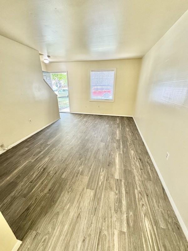 1806 Chicago Ave - Photo 2 of 9