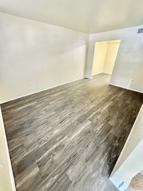 1806 Chicago Ave - Photo 6 of 9