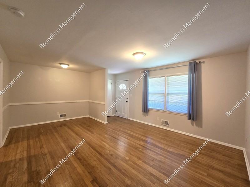 2572 Woodgreen Dr - Photo 2 of 17