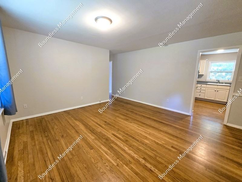 2572 Woodgreen Dr - Photo 3 of 17