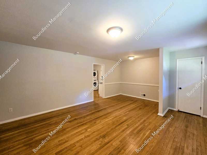 2572 Woodgreen Dr - Photo 4 of 17