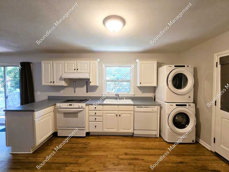 2572 Woodgreen Dr - Photo 5 of 17