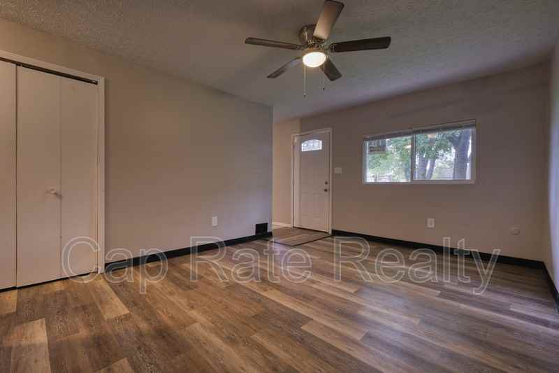 1020 E 13th Ave #D - Photo 4 of 10