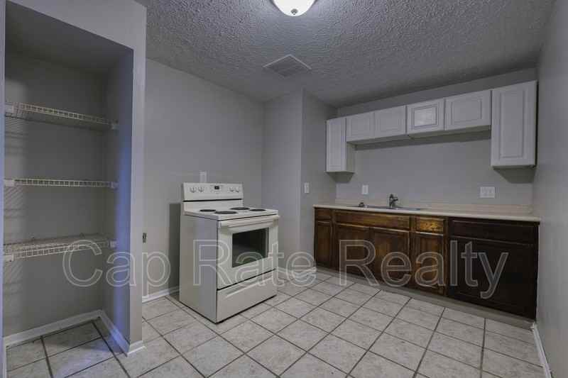 1020 E 13th Ave #D - Photo 6 of 10