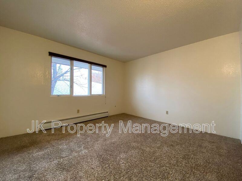 1110 2nd Ave S #11 - Photo 3 of 17