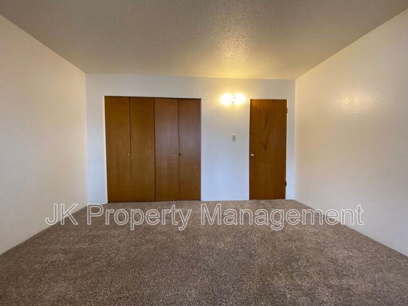 1110 2nd Ave S #11 - Photo 4 of 17