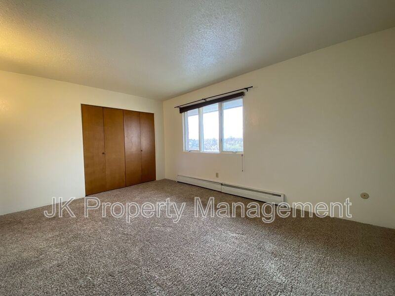 1110 2nd Ave S #11 - Photo 5 of 17