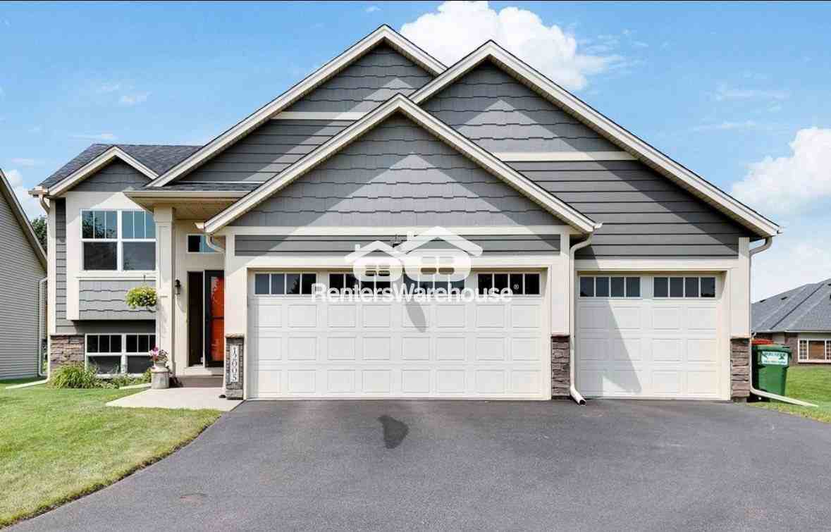 12005 Urbank Cir Ne - Photo 2 of 33