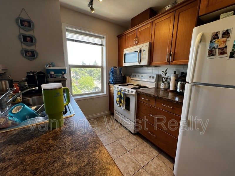 506 Sutherland Ave - Photo 3 of 8