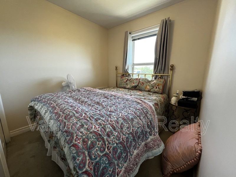 506 Sutherland Ave - Photo 5 of 8