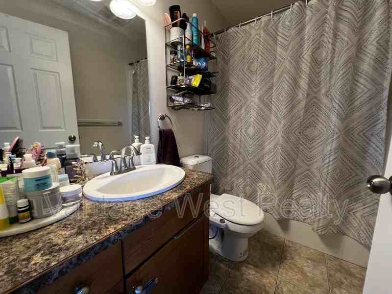 506 Sutherland Ave - Photo 6 of 8