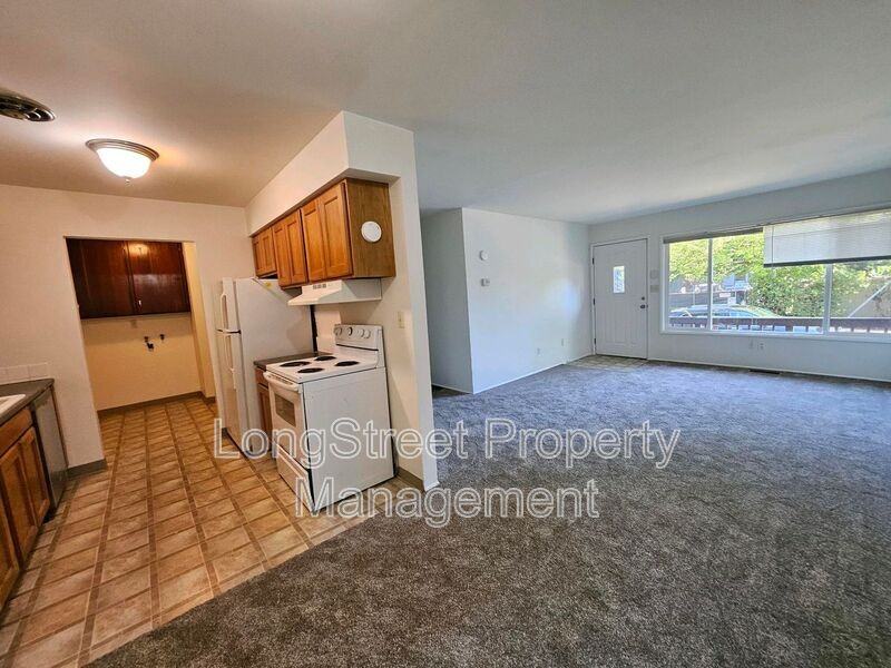 3623 Se Rhine St - Photo 3 of 17