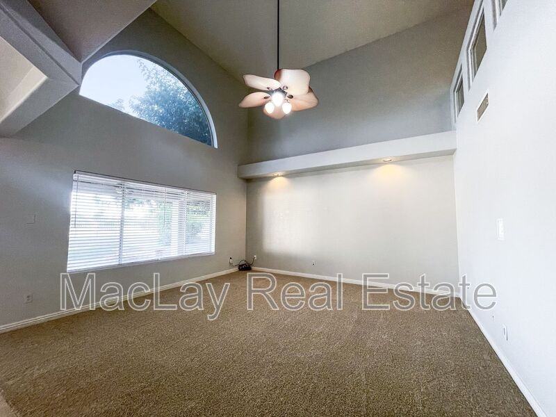 4645 E Kelly Dr - Photo 6 of 34