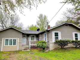 featured image of 2630 E Cherry St