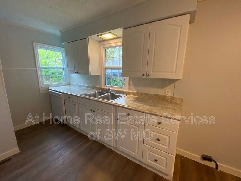 2630 E Cherry St - Photo 5 of 14