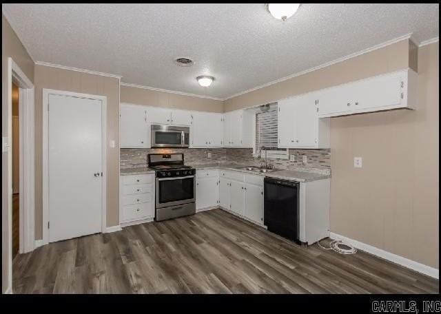 4716 Buckingham Place - Photo 5 of 25