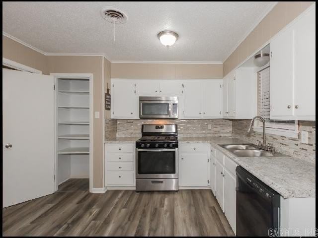 4716 Buckingham Place - Photo 6 of 25