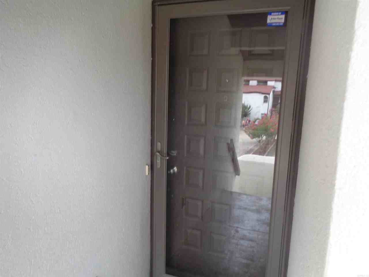 301 Kings Row Dr - Photo 2 of 18