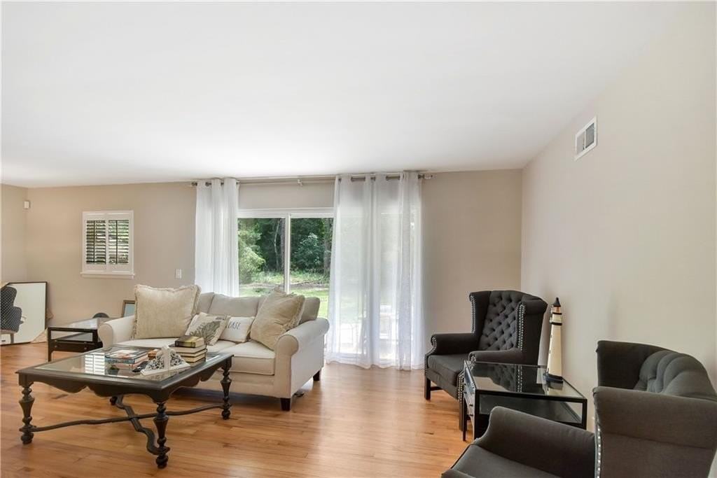 106 Dodge Rd - Photo 3 of 24