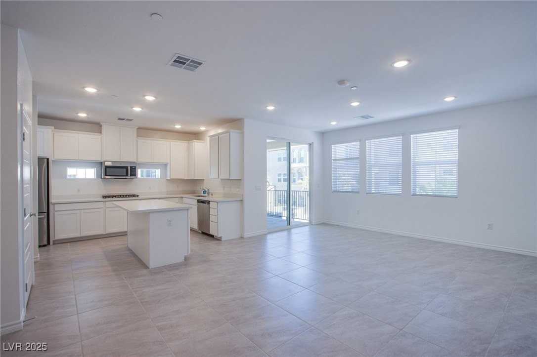 2555 Hampton Rd #11201 - Photo 4 of 36