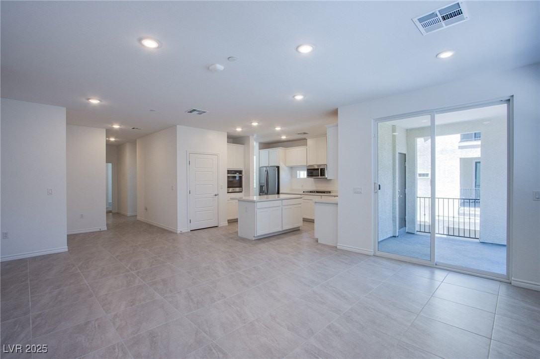 2555 Hampton Rd #11201 - Photo 5 of 36