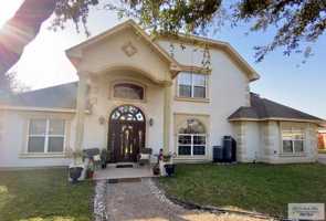 featured image of 34 Picadilly Cir