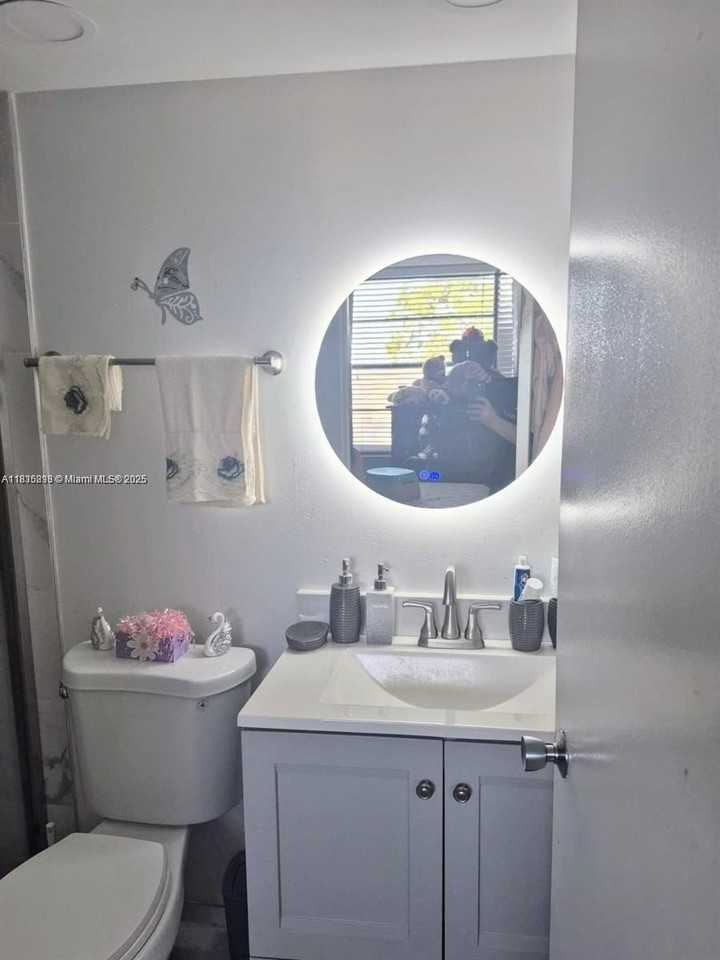 7320 Nw 18th St #204 - Photo 5 of 12