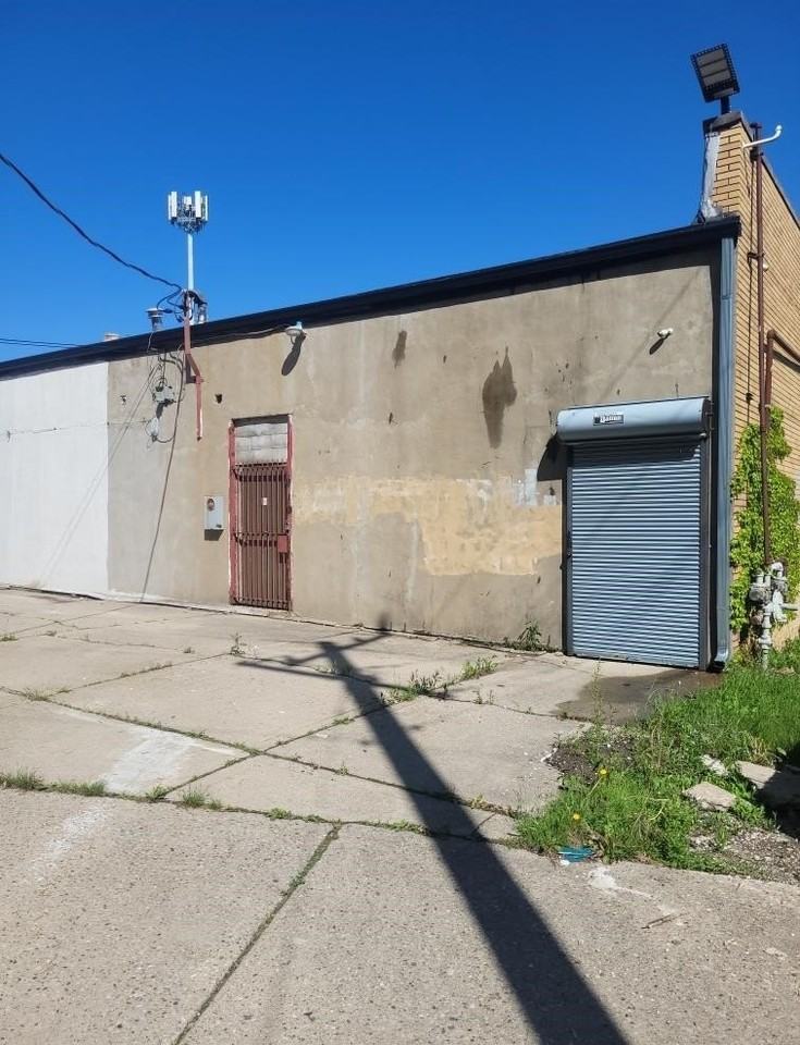 16334 Harper Ave - Photo 4 of 4