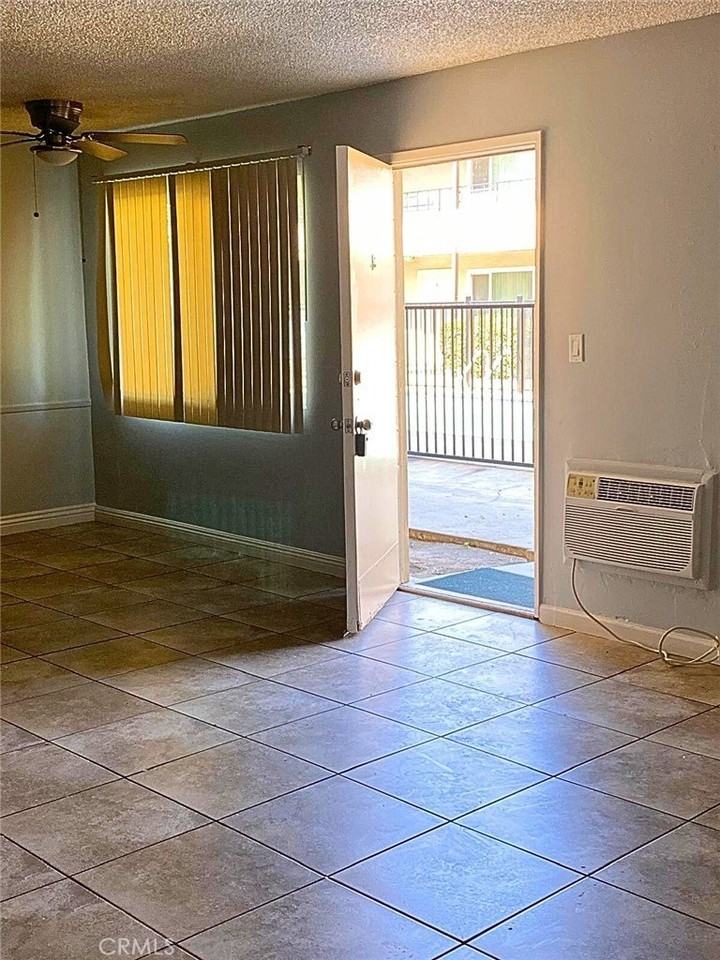 811 Orchid Ct #A - Photo 5 of 13