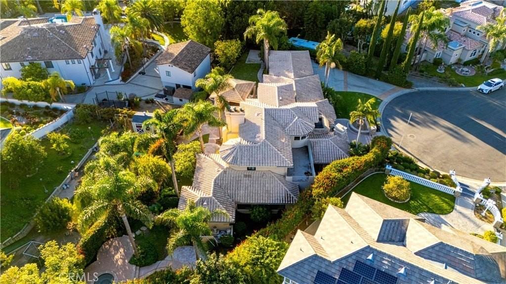 185 S Trish Ct - Photo 2 of 50