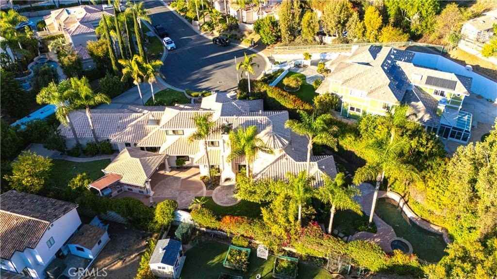 185 S Trish Ct - Photo 4 of 50