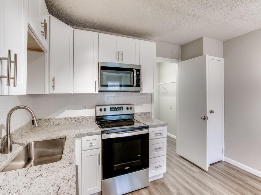 5731 Shadydell Dr - Photo 4 of 12