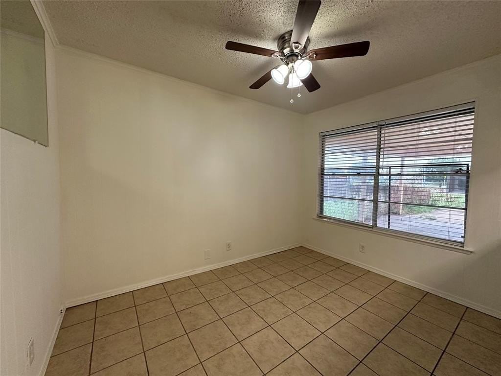 2109 Quail Run #A - Photo 5 of 16