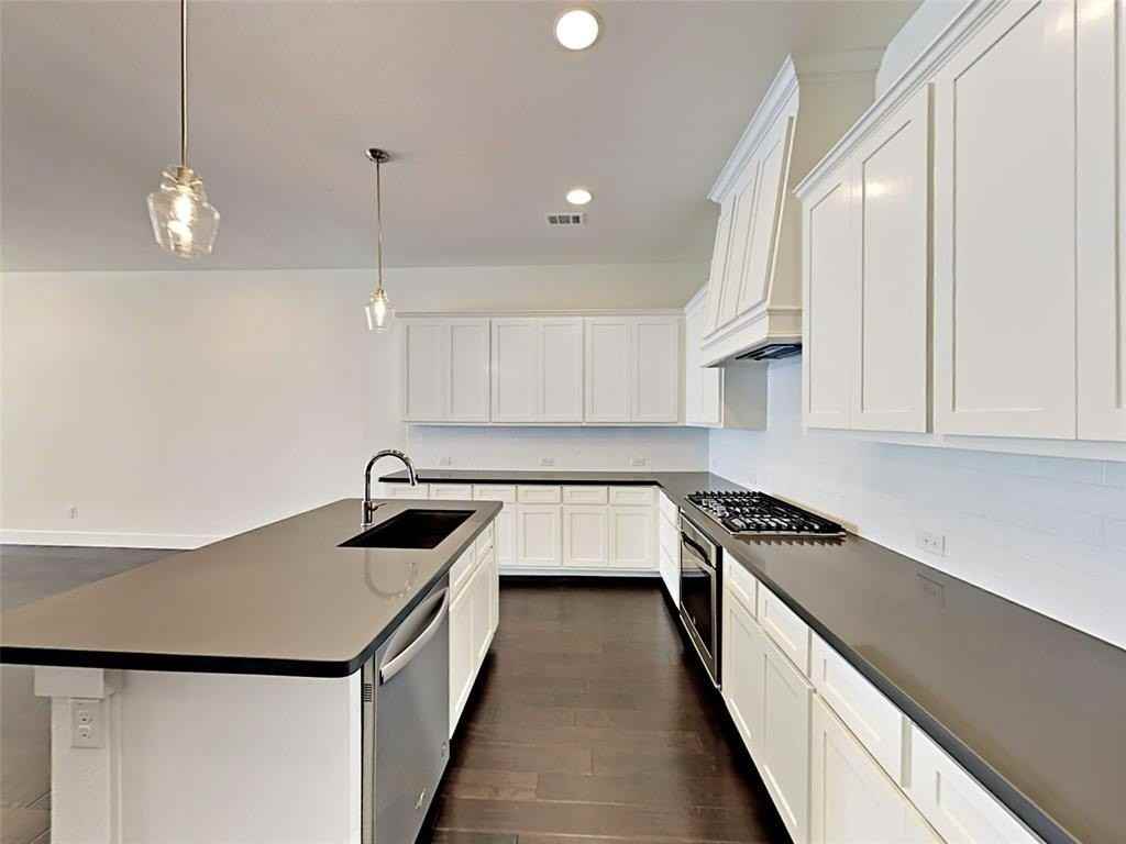 324 Templeton Dr - Photo 6 of 17