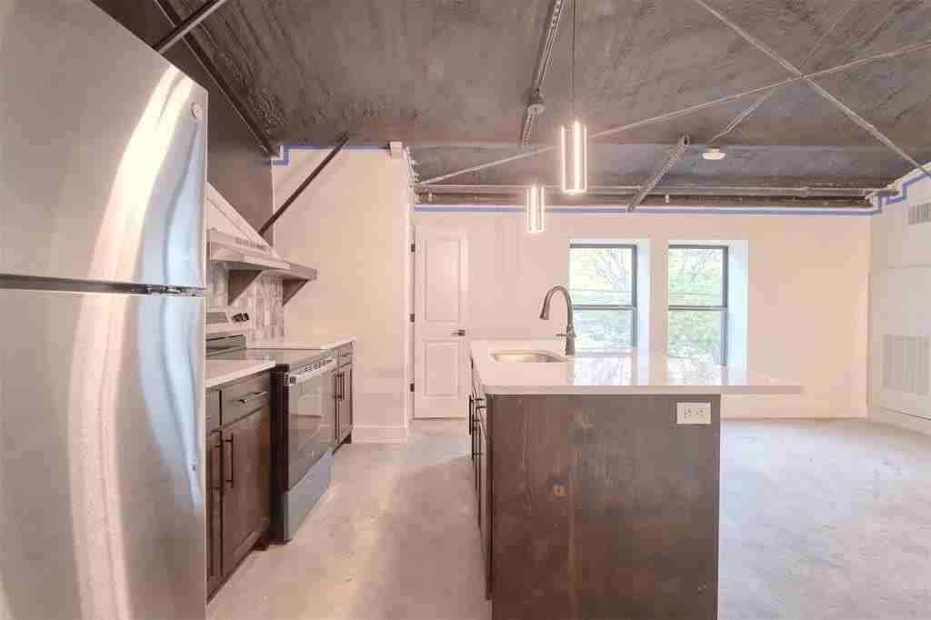 301 W Main St - Photo 3 of 6