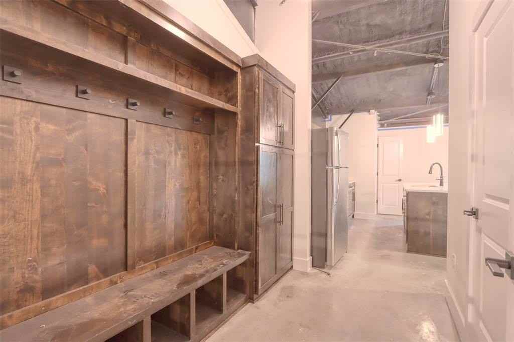 301 W Main St - Photo 4 of 6