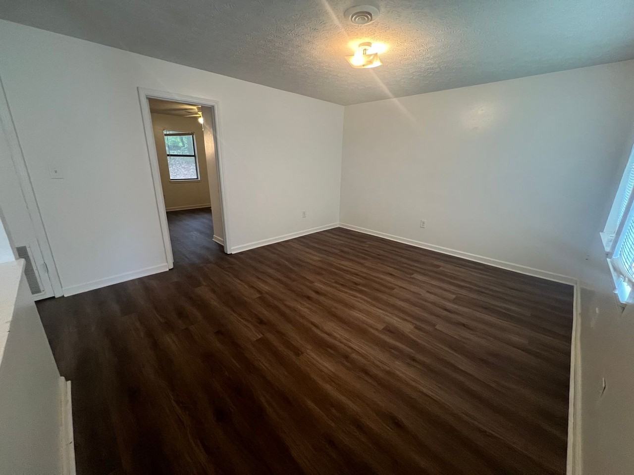 232 Laurie Dr - Photo 2 of 10