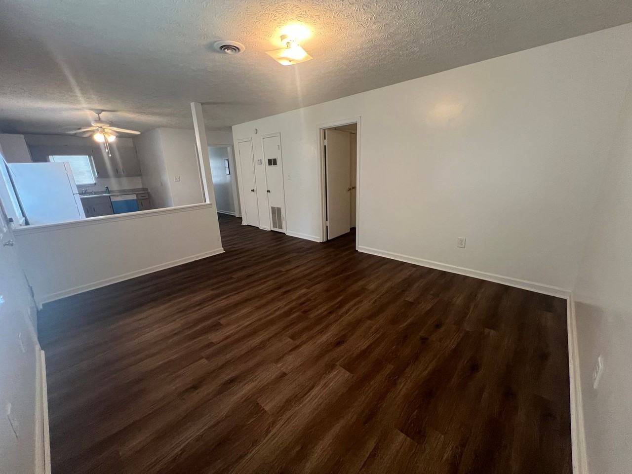 232 Laurie Dr - Photo 3 of 10