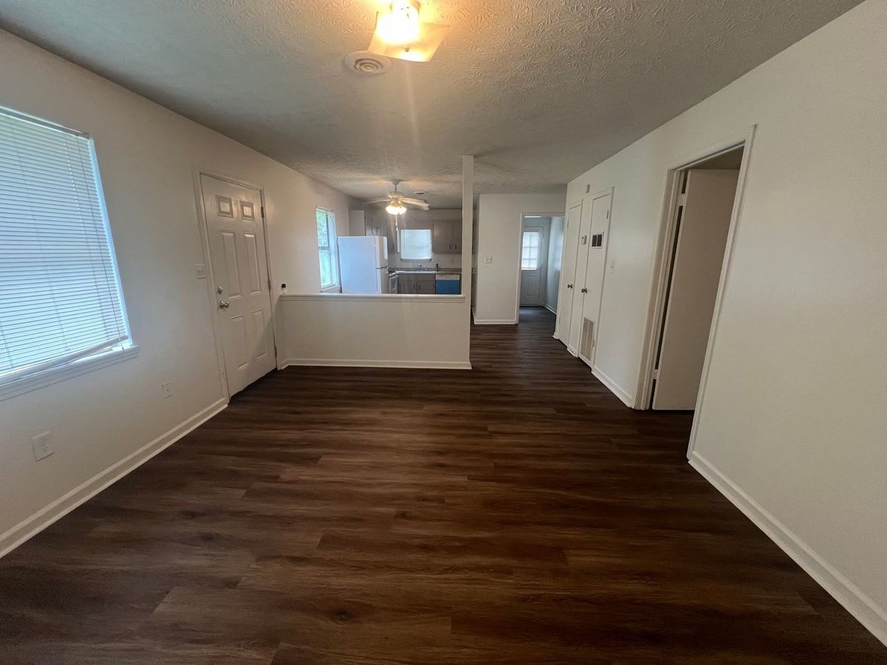 232 Laurie Dr - Photo 4 of 10