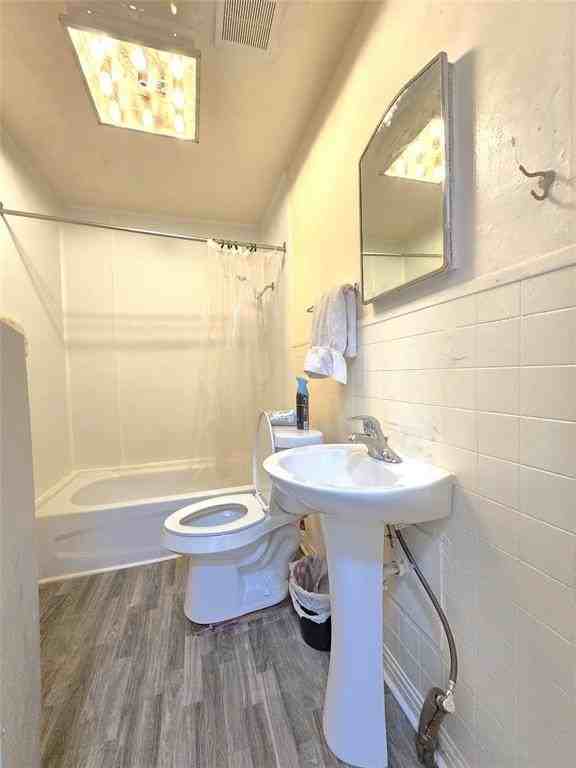 508 N Lamar St #B - Photo 6 of 11