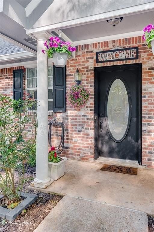 947 Judy Ln - Photo 2 of 25