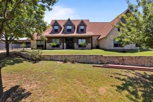 402 N Parkway Dr - Photo 1 of 1