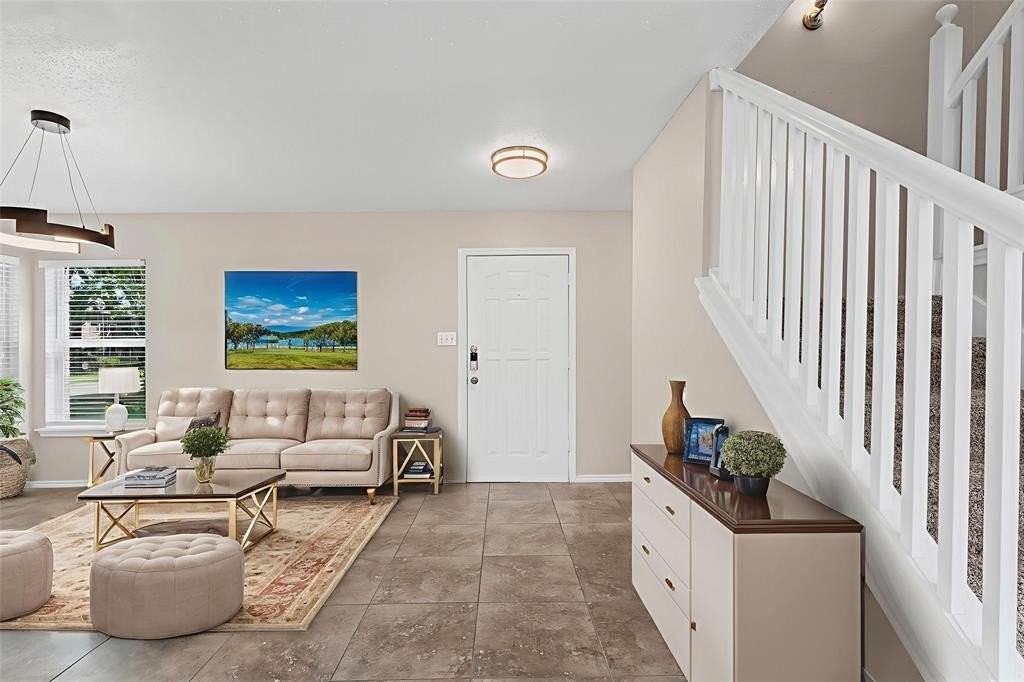 6505 Tara Ln - Photo 4 of 34