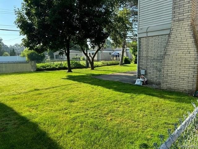 5028 Abington Dr - Photo 5 of 21