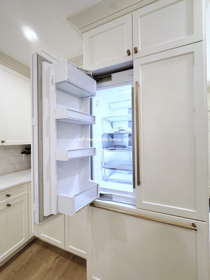 8 Holly Ave #1 - Photo 4 of 18