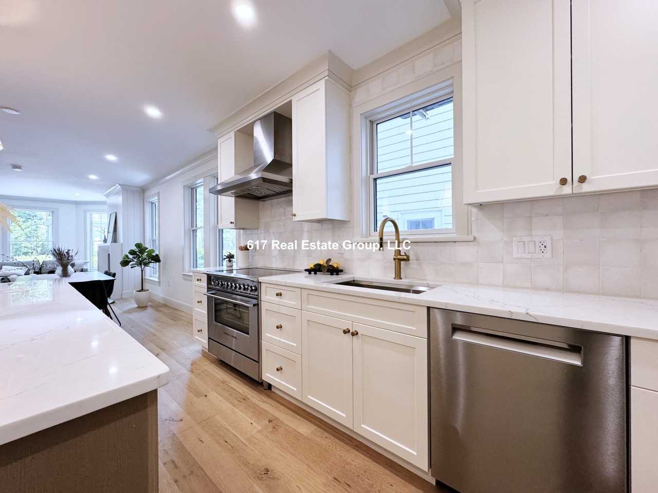 8 Holly Ave #1 - Photo 5 of 18