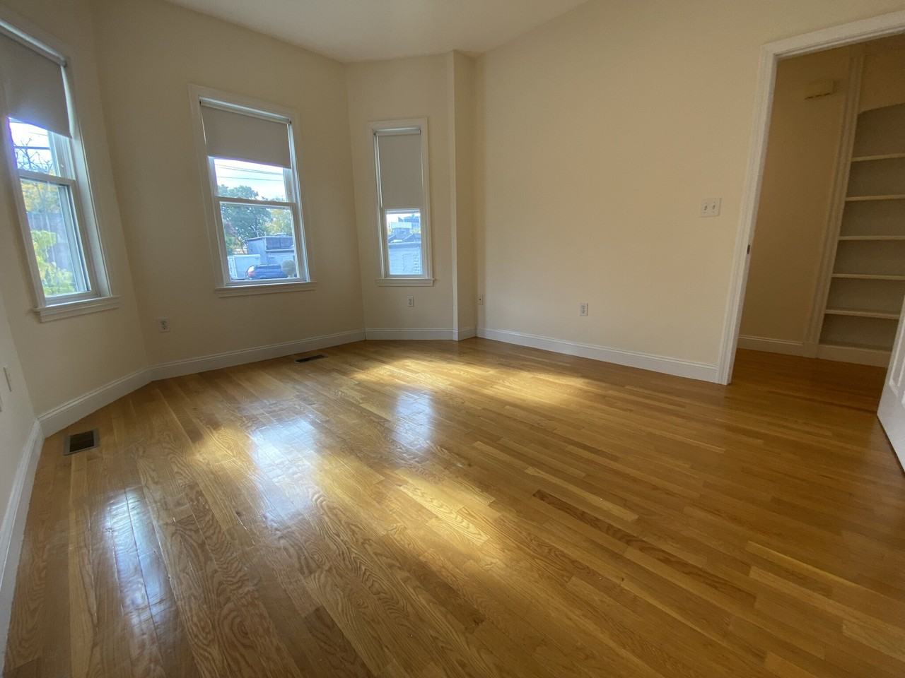 20 Clarendon St #20 - Photo 3 of 12