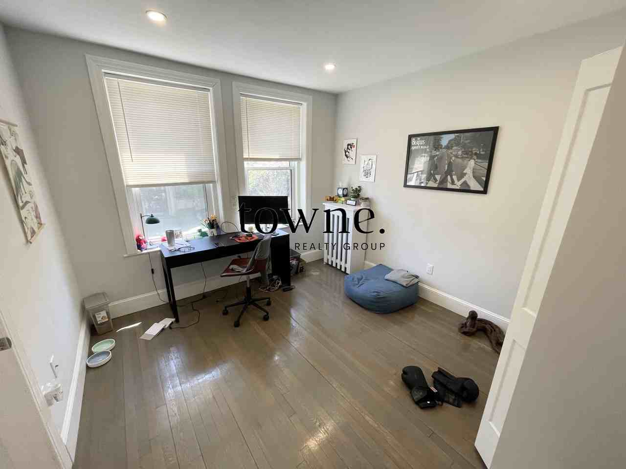 Queensberry St #7 - Photo 2 of 16