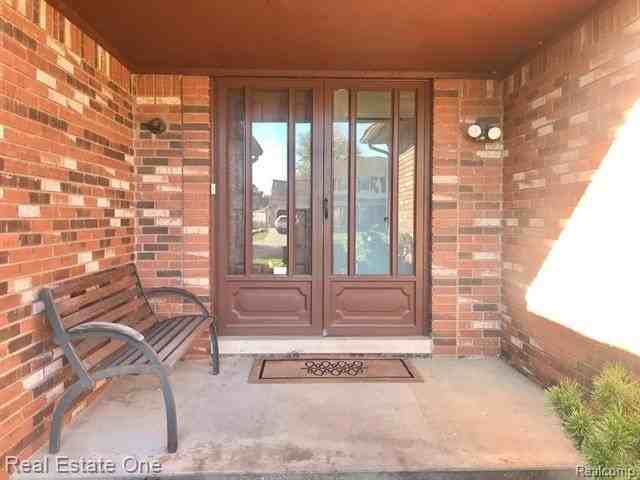 37147 Evergreen Dr - Photo 3 of 28